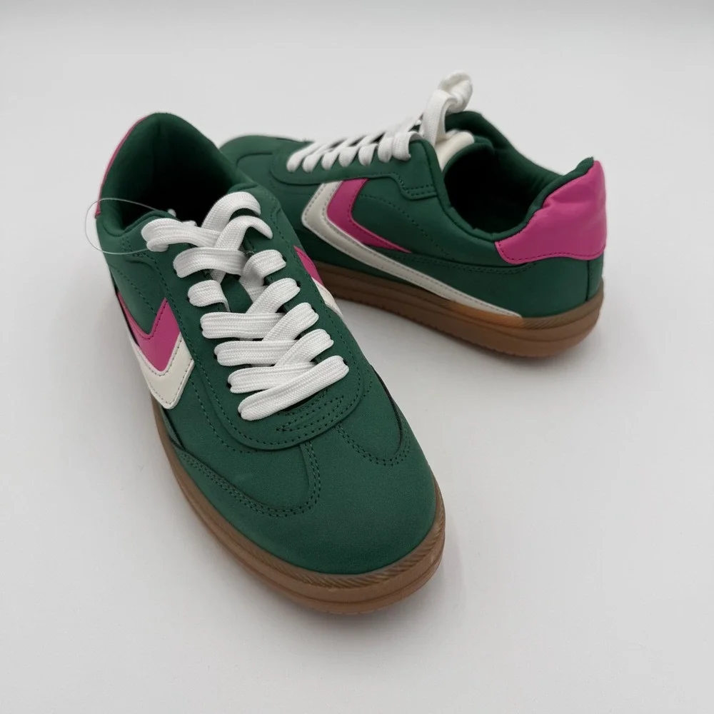 NWOT Dolce Vita Sybela Low Top Retro Sneakers 7 Green‎ Pink Gum Sole Lace Up